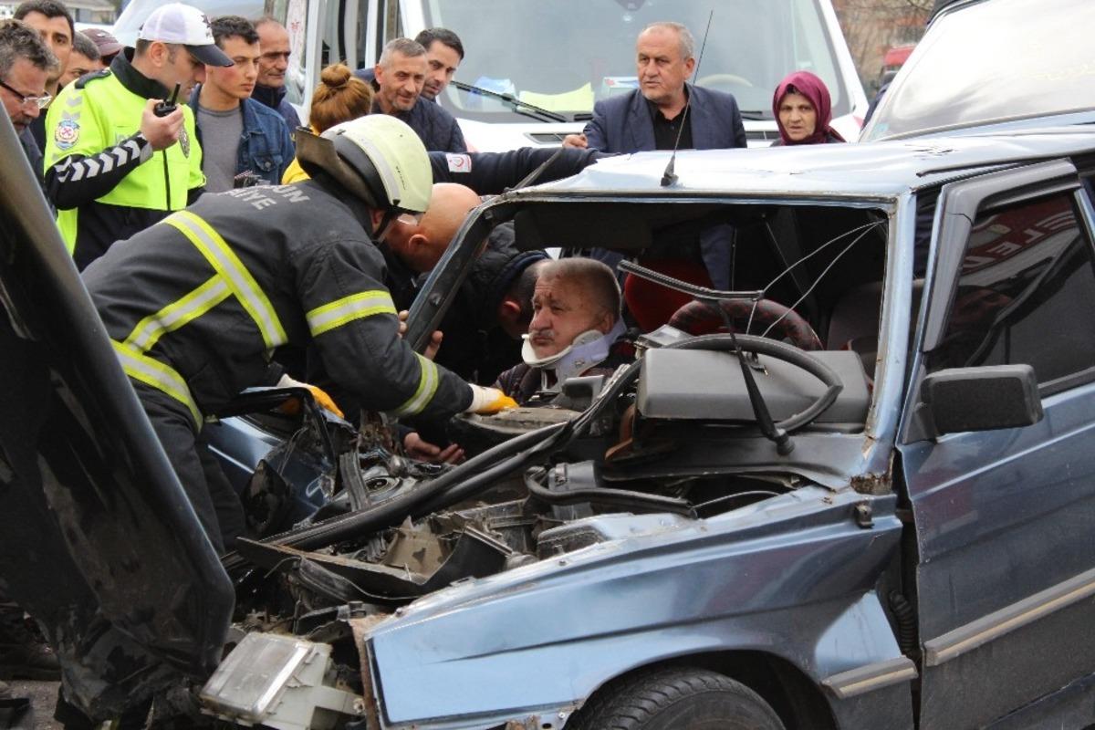 Samsun&rsquo;da trafik kazası: 4 yaralı