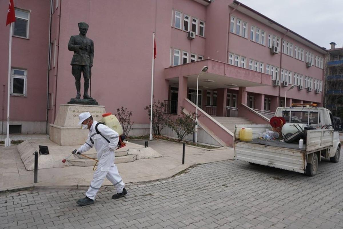 Osmancık&rsquo;ta corona vir&uuml;se karşı ila&ccedil;lama yapıldı