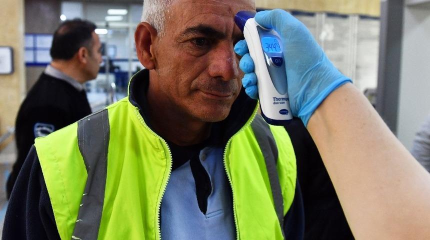 İzmir&rsquo;de koronavir&uuml;se karşı ateş &ouml;l&ccedil;erli &ouml;nlem