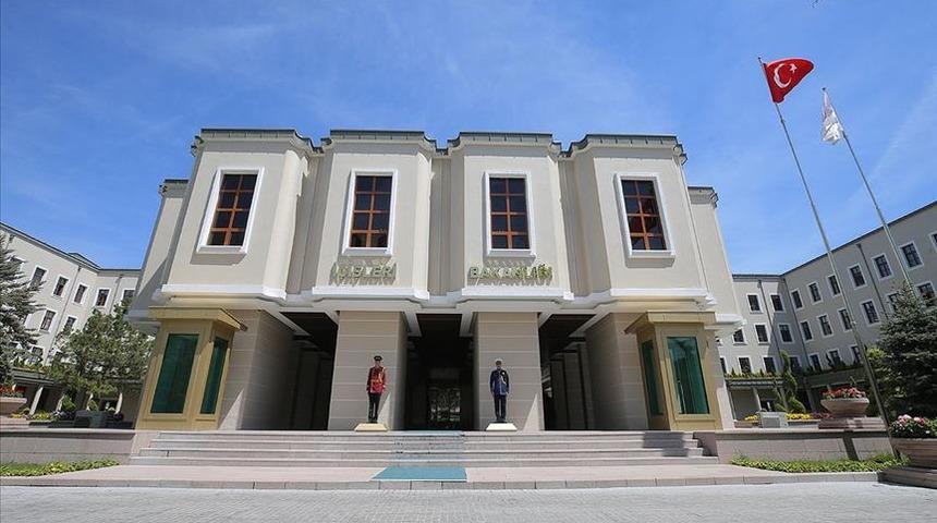 Son dakika: İ&ccedil;işleri Bakanlığı 81 ile g&ouml;nderdi! Kafe, sinema dahil bir&ccedil;ok alan kapatılıyor