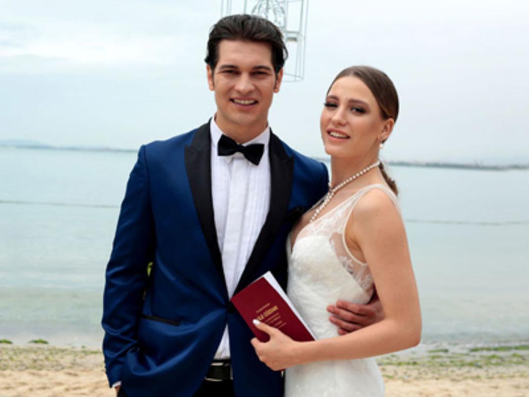 Serenay Sarıkaya gelinlik giydi