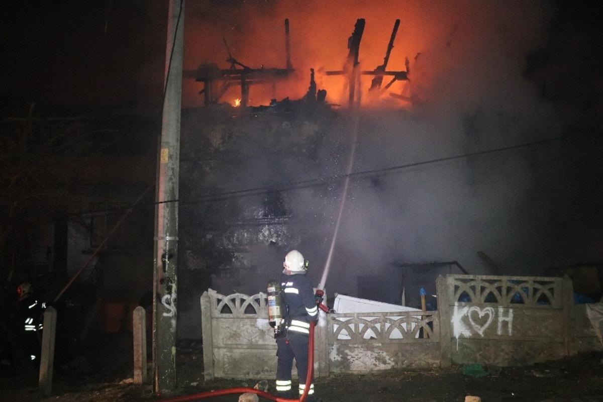 Bolu'da yangın paniği! 'Evleri boşaltın, ev yanıyor'