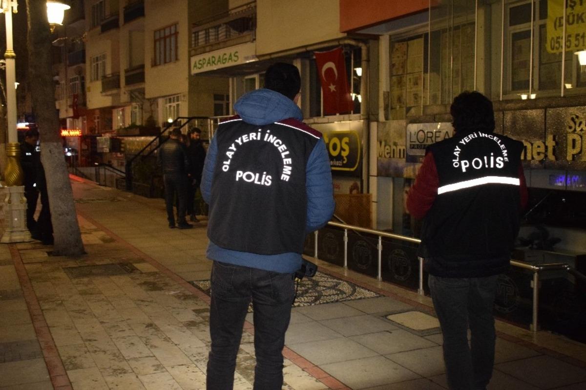 Malatya&rsquo;da 1 kişi silahla oynarken kendini vurdu