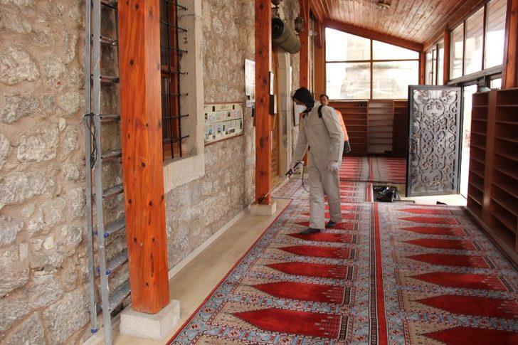 Zara’da korona dezenfektesi G3