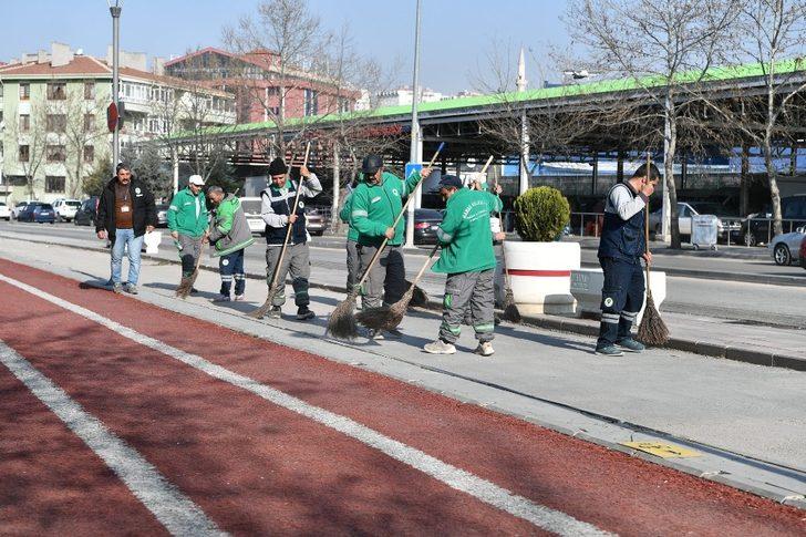 Mamak parklarında dezenfektan harekatı G3