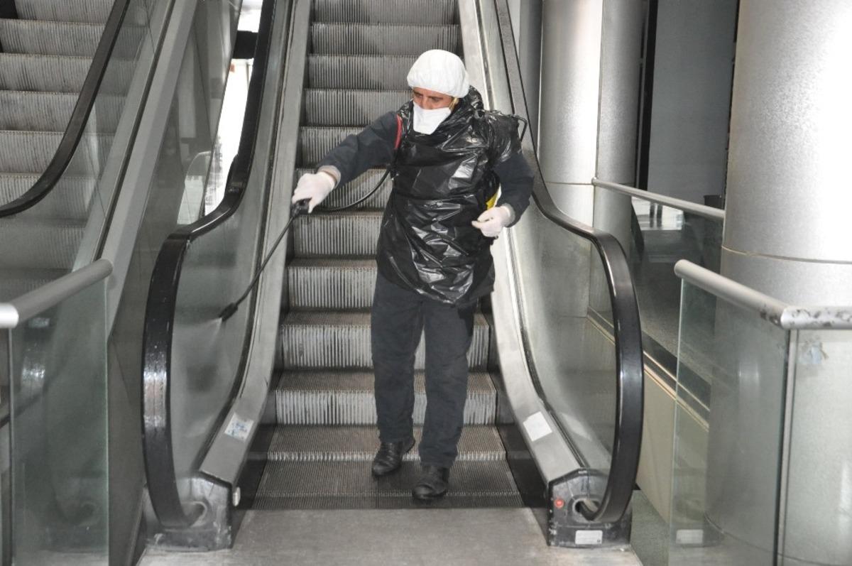 Y&uuml;ksekova&rsquo;da korona vir&uuml;s&uuml;ne karşı dezenfekte &ccedil;alışması