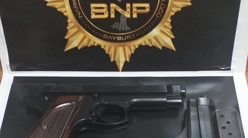 Bayburt&rsquo;ta uyuşturucu su&ccedil;larına y&ouml;nelik yapılan &ccedil;alışmalarda 10 kişi yakalandı