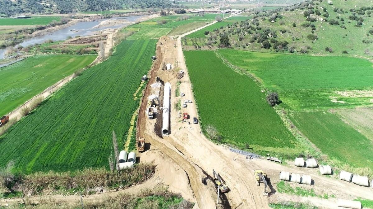 Ko&ccedil;arlı-Bağarası sulamasında inşaat devam ediyor