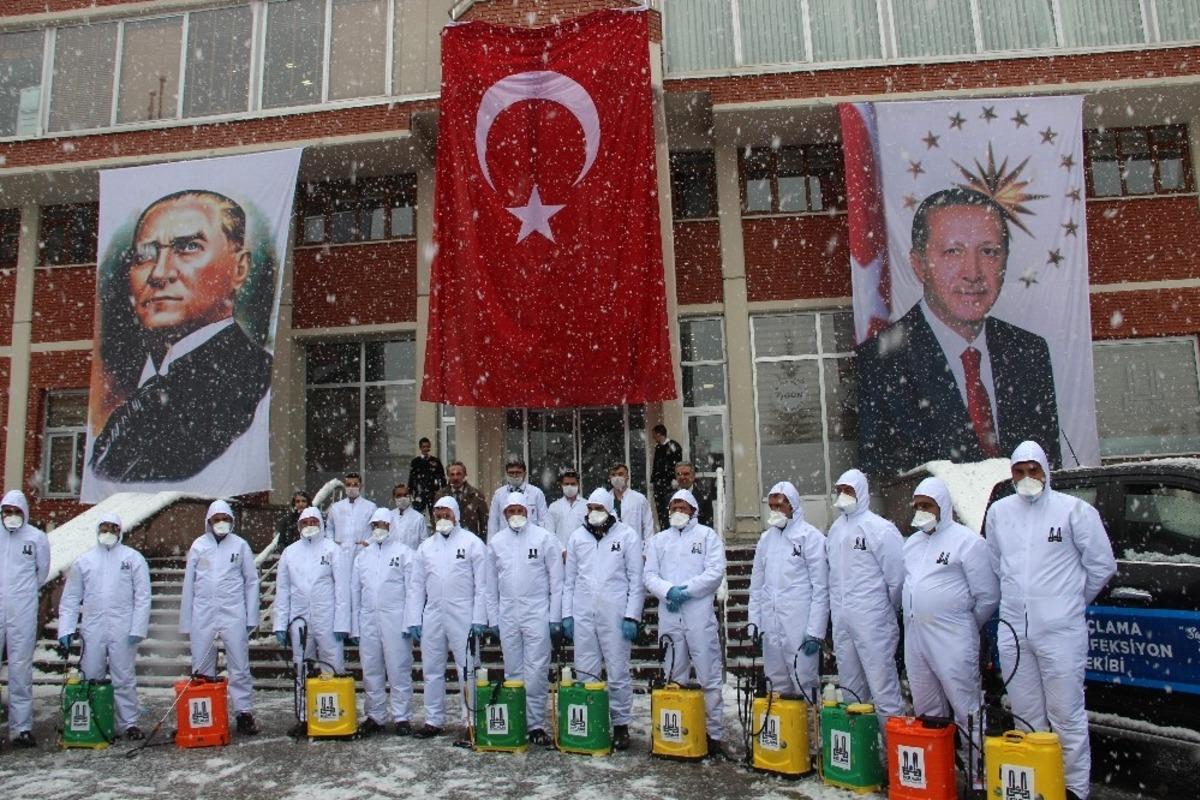 B&uuml;y&uuml;kşehirin dezenfekte timleri işbaşında
