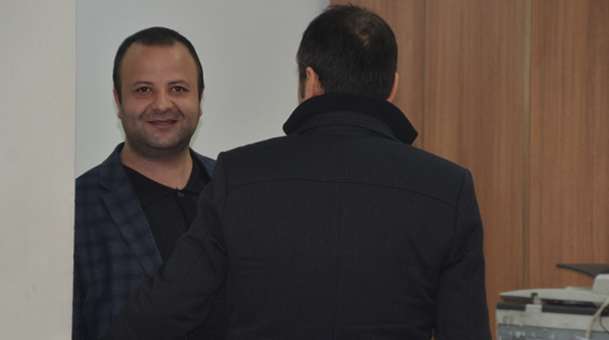 Asılsız koronavir&uuml;s paylaşımına g&ouml;zaltı! Kendisini bakın nasıl savundu?