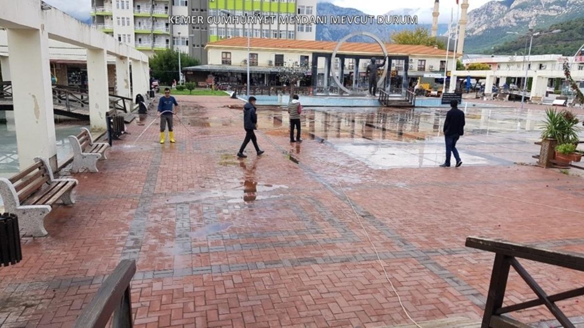 B&uuml;y&uuml;kşehir Belediyesi Kemer Cumhuriyet Meydanı&rsquo;nı yeniliyor