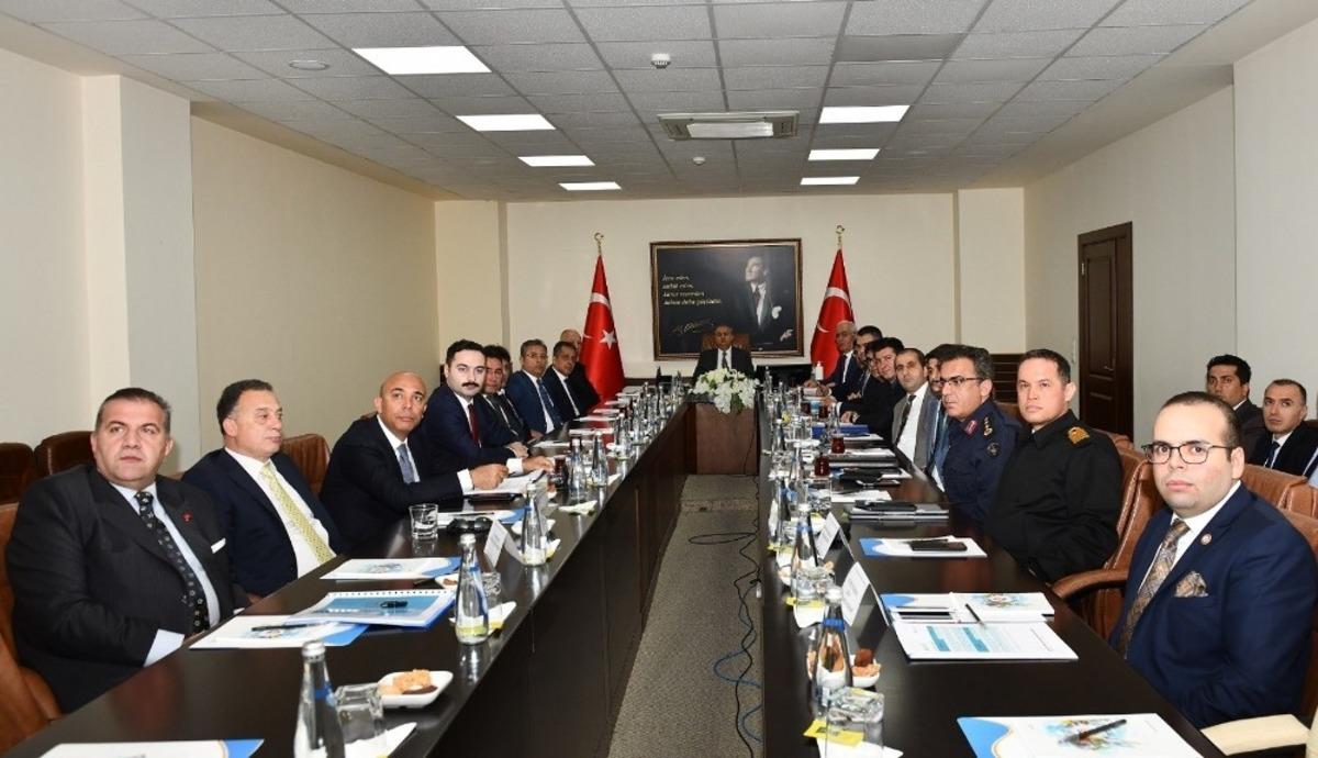 Vali Su: &ldquo;İlimizde gerekli dezenfekte &ccedil;alışmaları s&uuml;r&uuml;yor&rdquo;