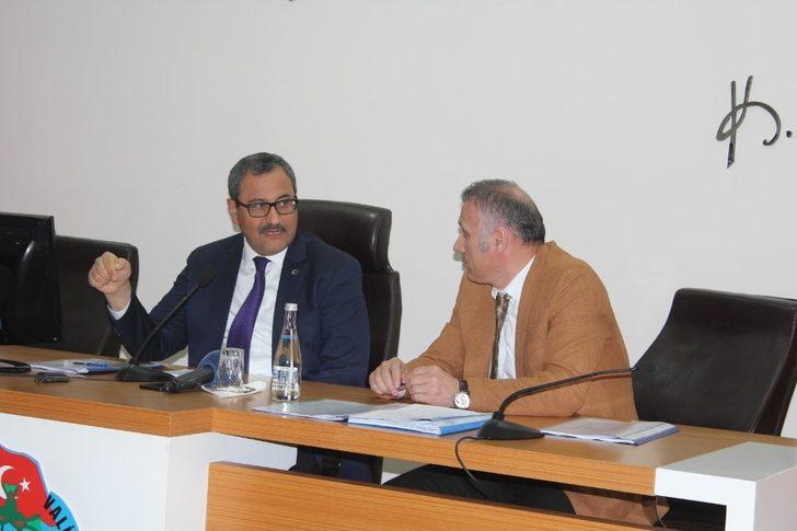 Vali Sarıfakıoğulları: "Giresun’da 30 Koronavirüs şüphelisinin 18’inin sonuçları negatif çıktı, 12’sinin ise sonuçları bekleniyor" G1