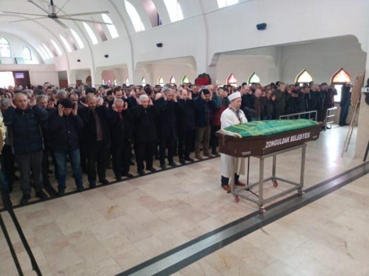 Kalp krizinden ölen adam son yolculuğuna uğurlandı G1