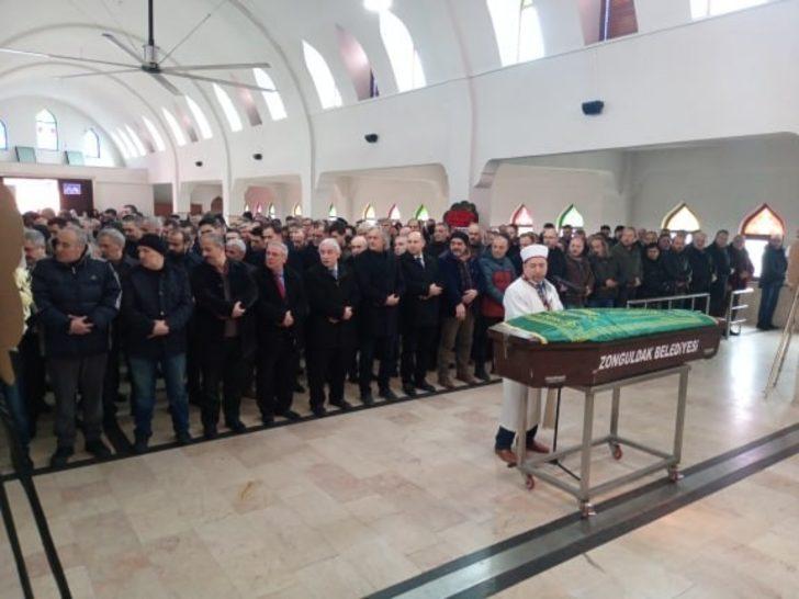 Kalp krizinden ölen adam son yolculuğuna uğurlandı G2