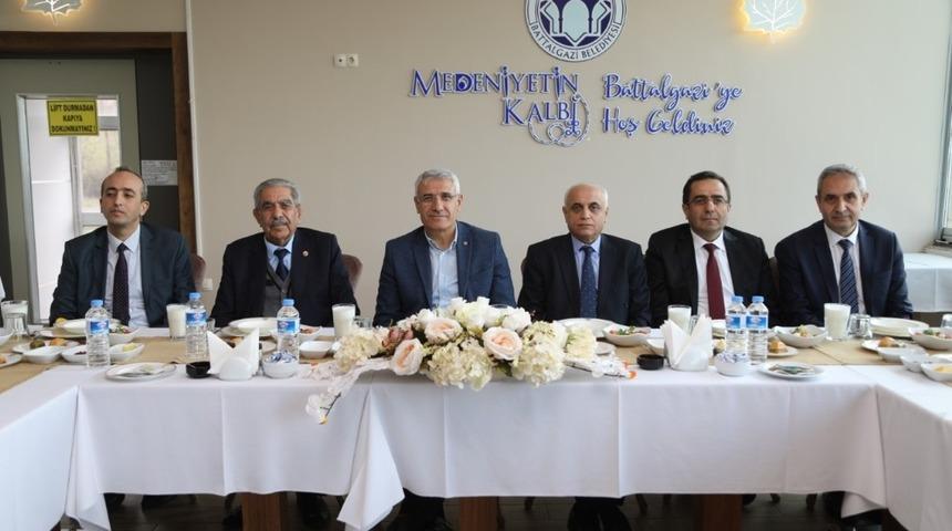 Battalgazi&rsquo;de soğuk asfalt &uuml;retim ve serim tesisi kurulacak