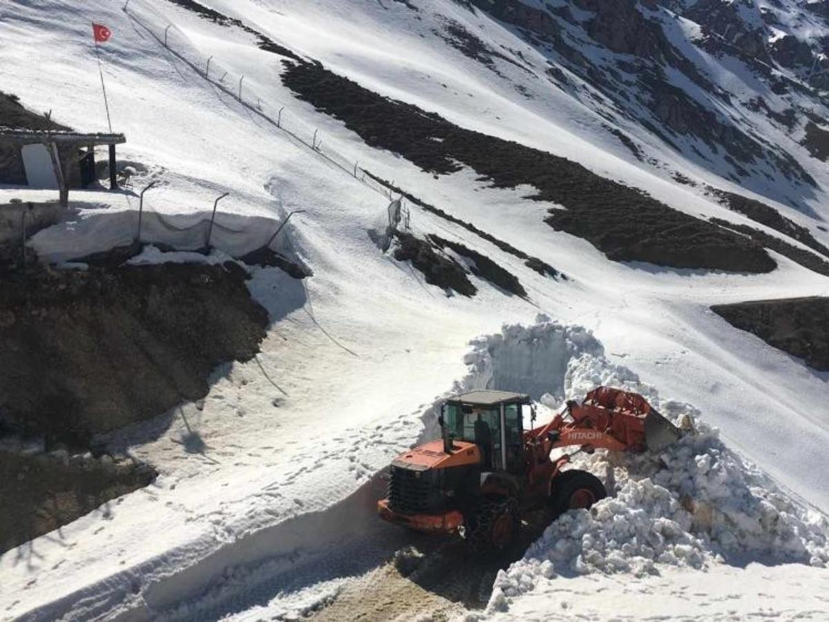 Batman&rsquo;da karla m&uuml;cadele &ccedil;alışmalarında sona gelindi