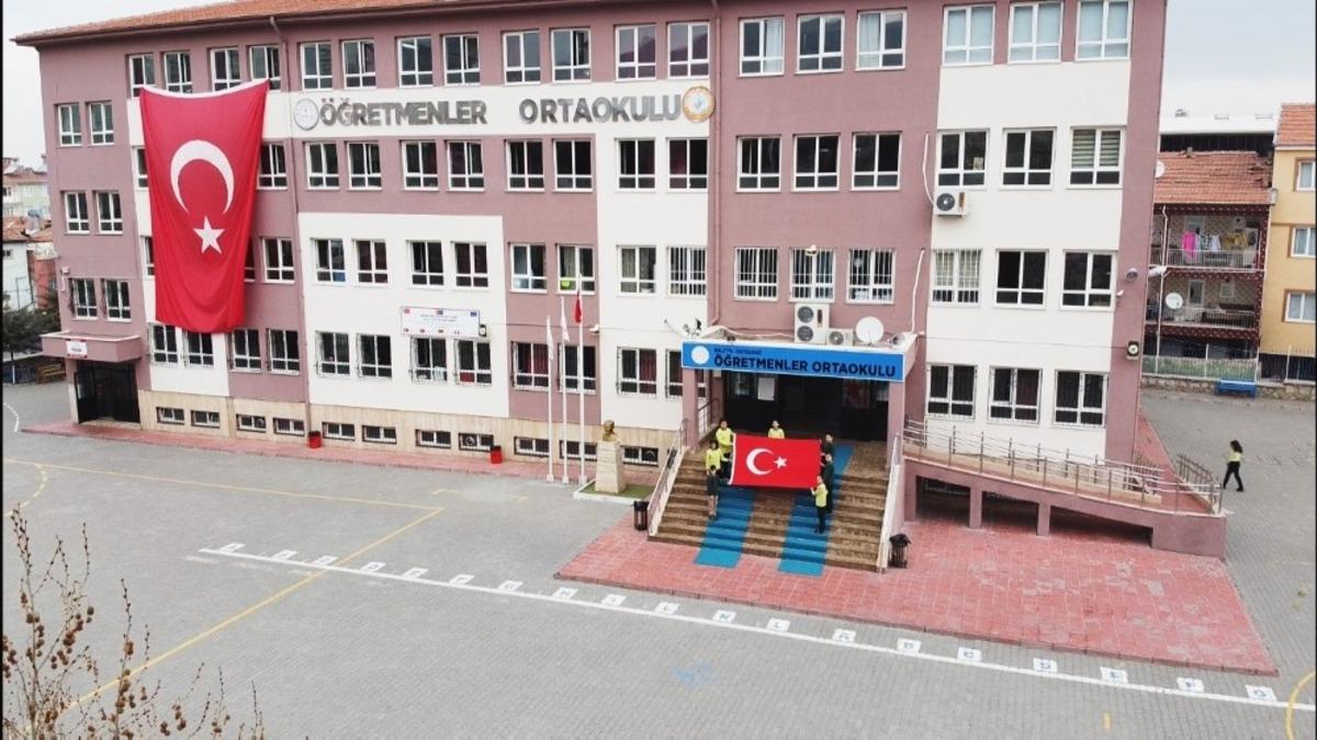 &Ouml;ğrencilerden &Ccedil;anakkale şehitleri i&ccedil;in anlamlı klip