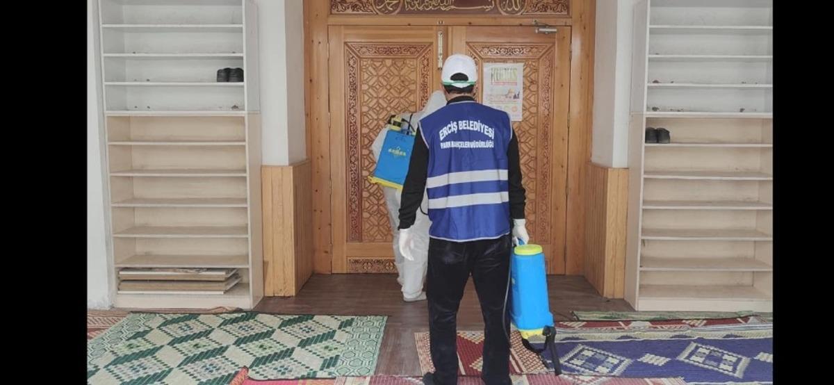 Erciş&rsquo;te dezenfekte &ccedil;alışması