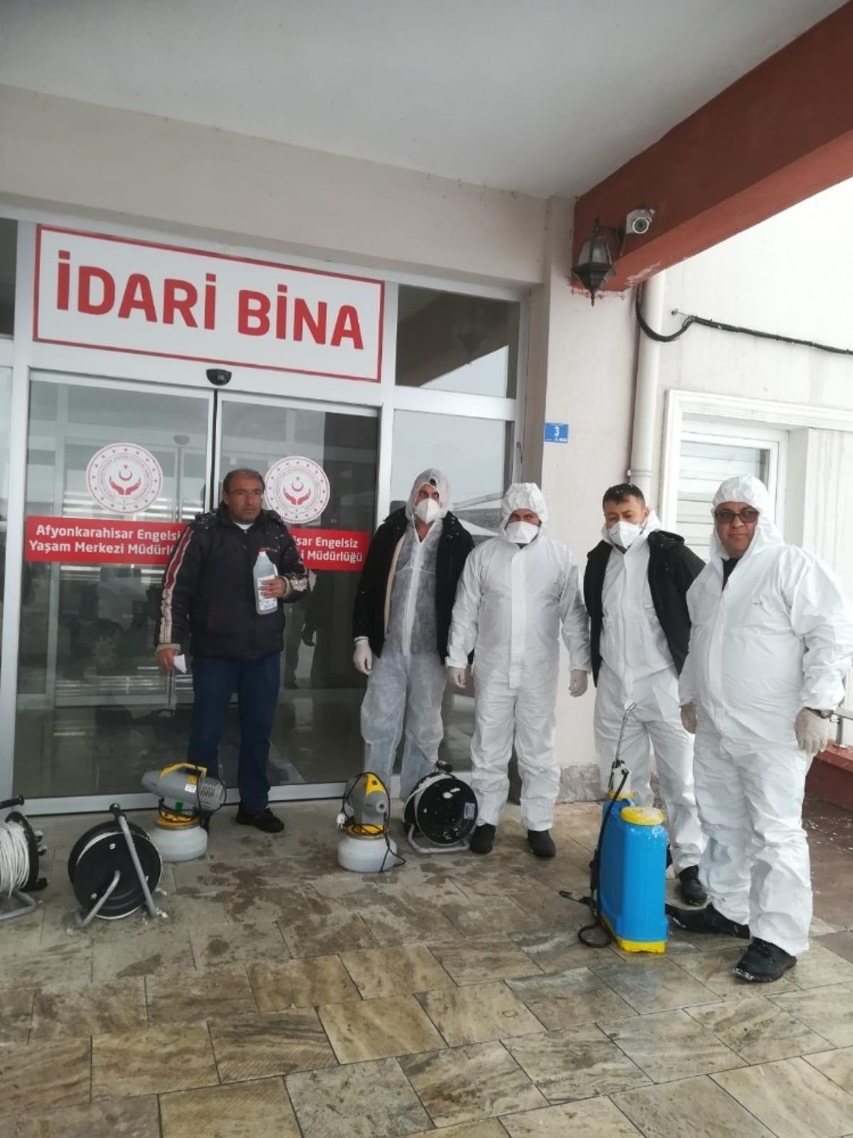 M&uuml;d&uuml;rl&uuml;kler dezenfekte ediliyor