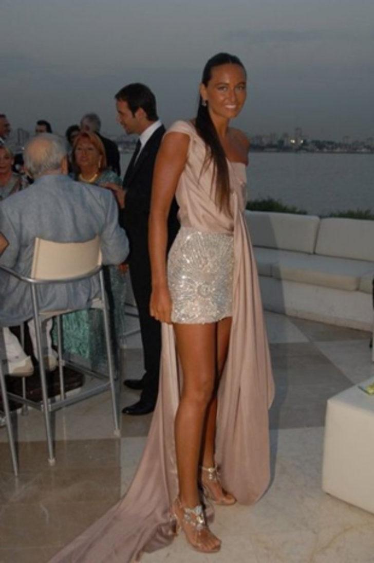 Takipçileri 'iğrenç' dedi, Eda Taşpınar yazdığını değiştirdi G5