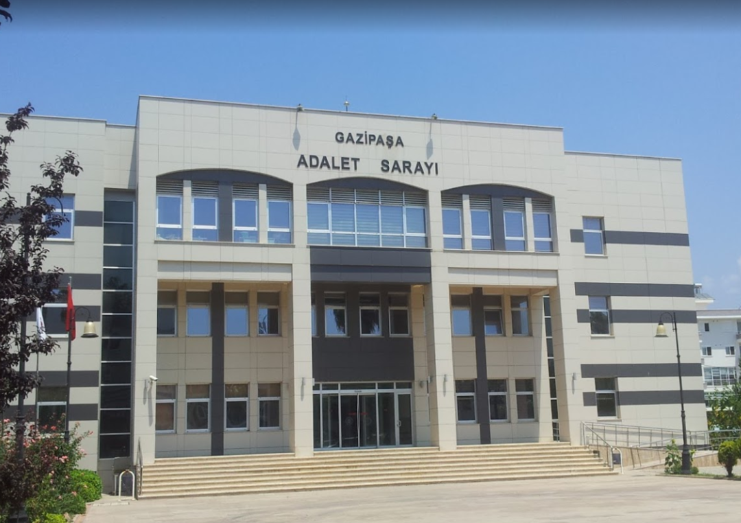 Antalya'da korkun&ccedil; olay! Komşunun ke&ccedil;isine tecav&uuml;z ederken yakalandı