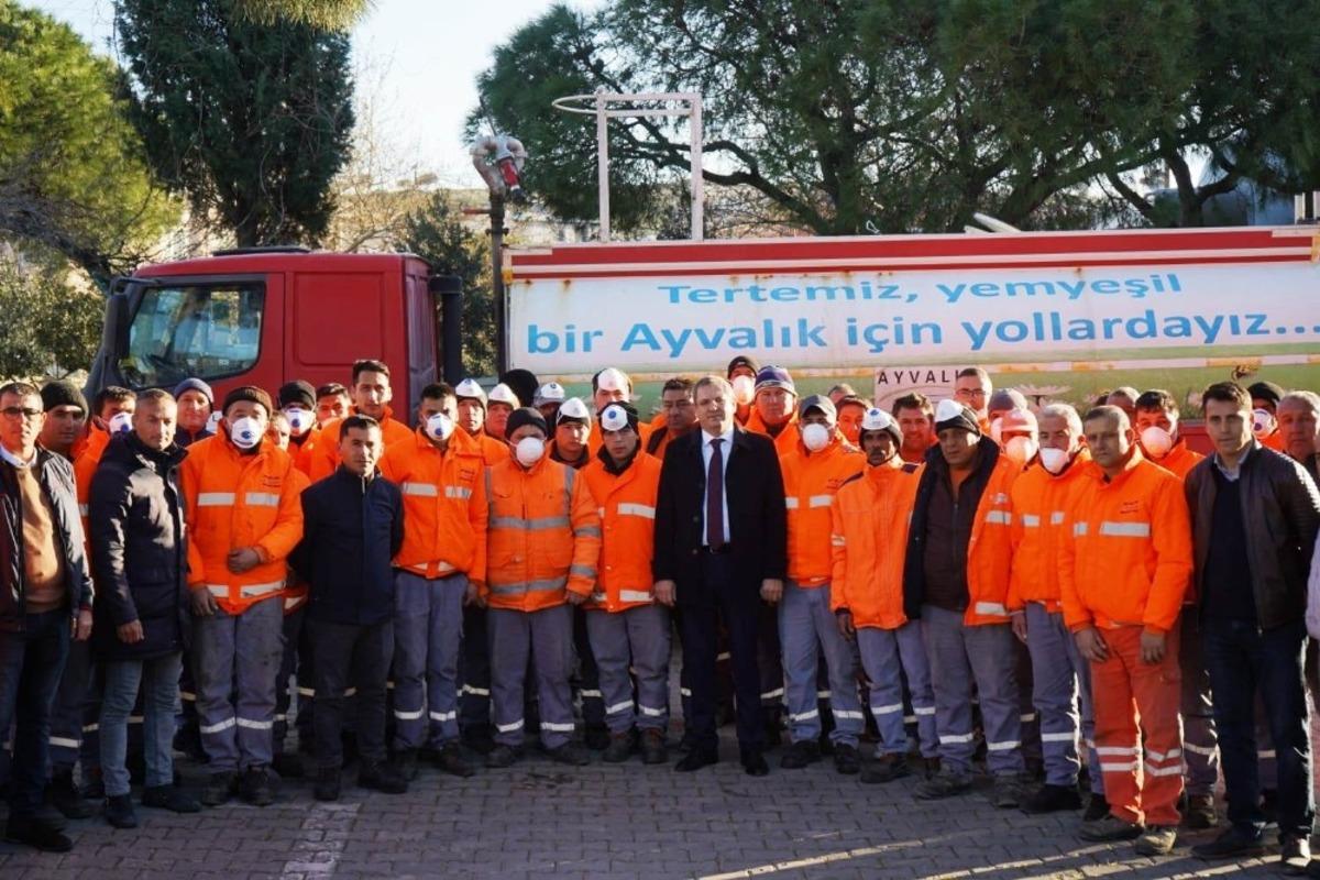 Ayvalık&rsquo;ta Mesut Ergin ila&ccedil;lama ekipleriyle bir araya geldi