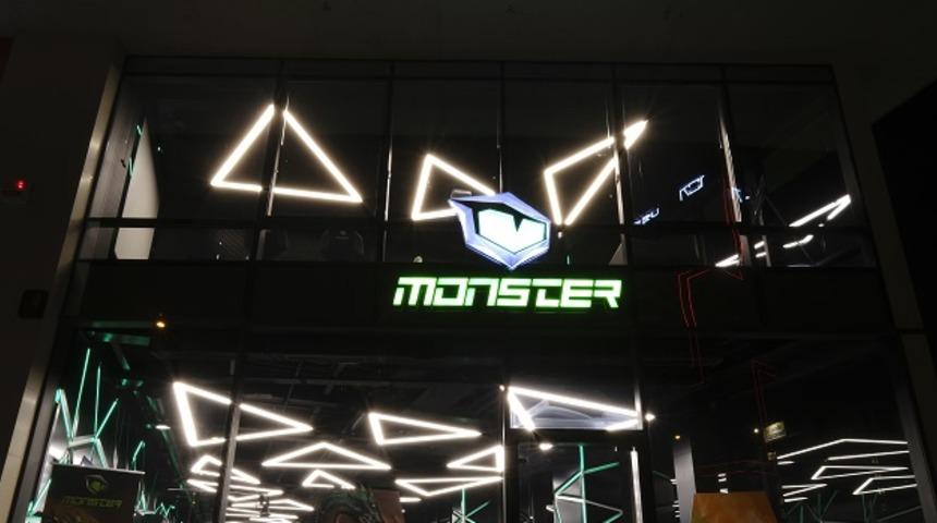 Monster, Coronavirüs Salgını Nedeniyle Mağazalarını Geçici Süreyle Kapatıyor