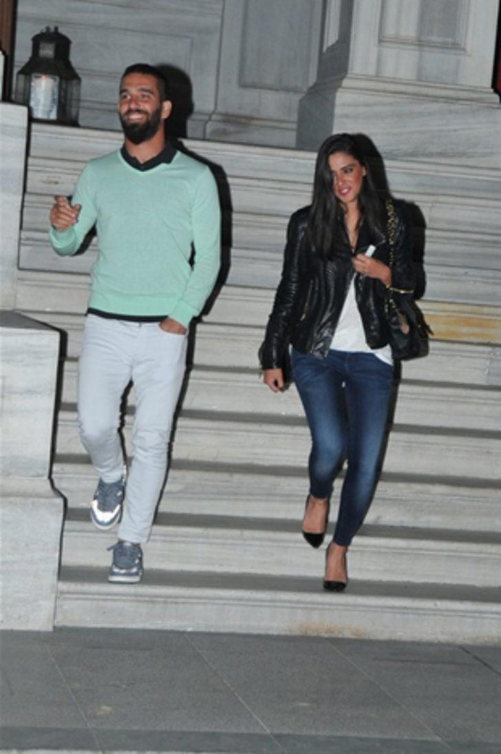 Arda Turan yine o isimle yakalandı G3