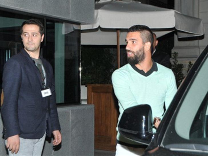 Arda Turan yine o isimle yakalandı G5