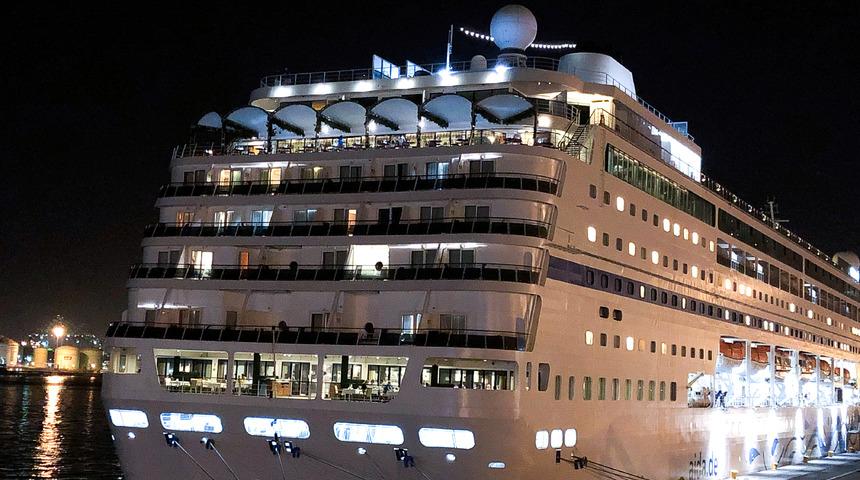 1700 yolcu koronavir&uuml;s ş&uuml;phesiyle gemide mahsur kaldı!