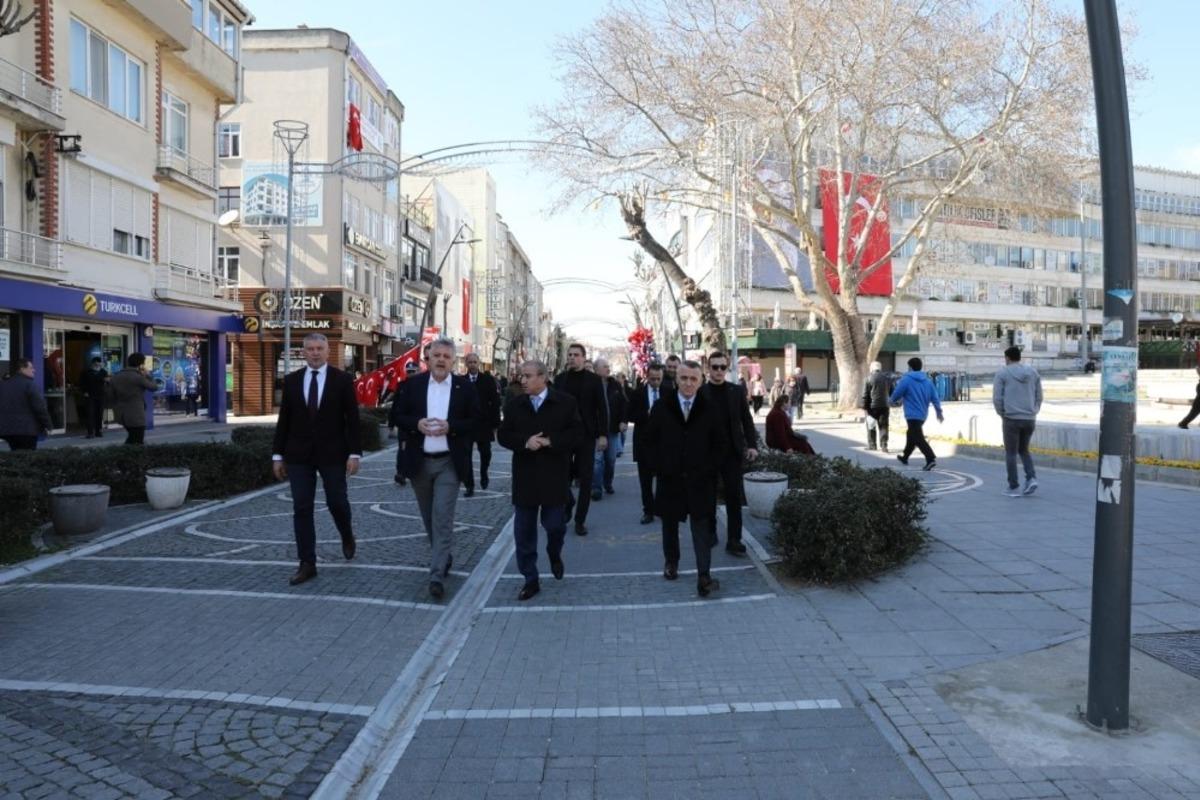 Korona vir&uuml;s&uuml; &ccedil;alışmaları denetlendi