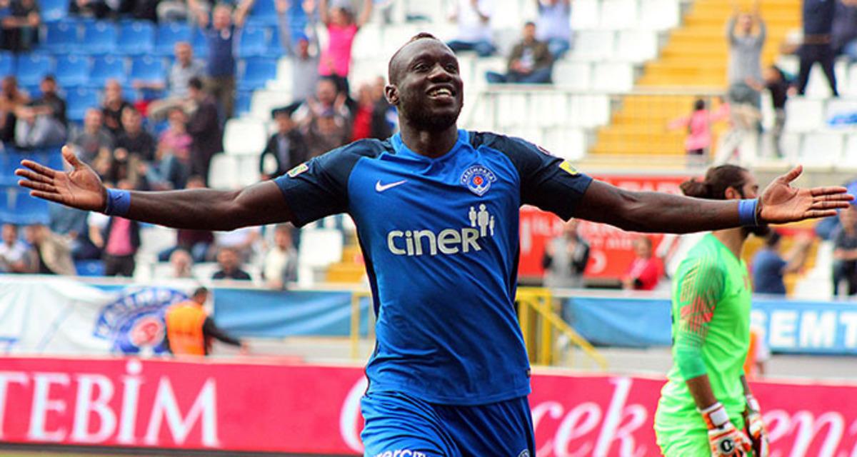 Galatasaray'da Mbaye Diagne Kasımpaşa'ya kiralanıyor