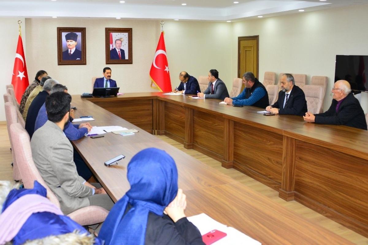 Ardahan&rsquo;da Hıfzısıhha Meclis Kurulu Toplantısı &ldquo;Covid19&rdquo; g&uuml;ndemiyle Vali Mustafa Masatlı Başkanlığında yapıldı