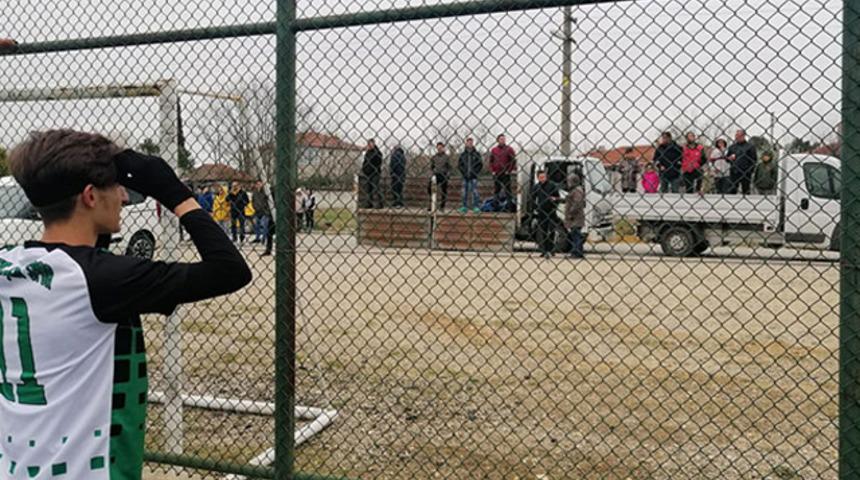 Futbol sevgisi koronavir&uuml;s dinlemedi