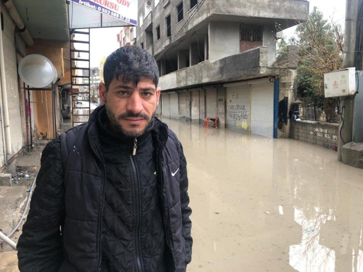 Kızıltepe&rsquo;de aşırı yağış sonrası yollar g&ouml;le d&ouml;nd&uuml;