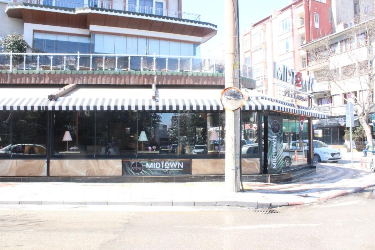 Kafeler sessizliğe b&uuml;r&uuml;nd&uuml;