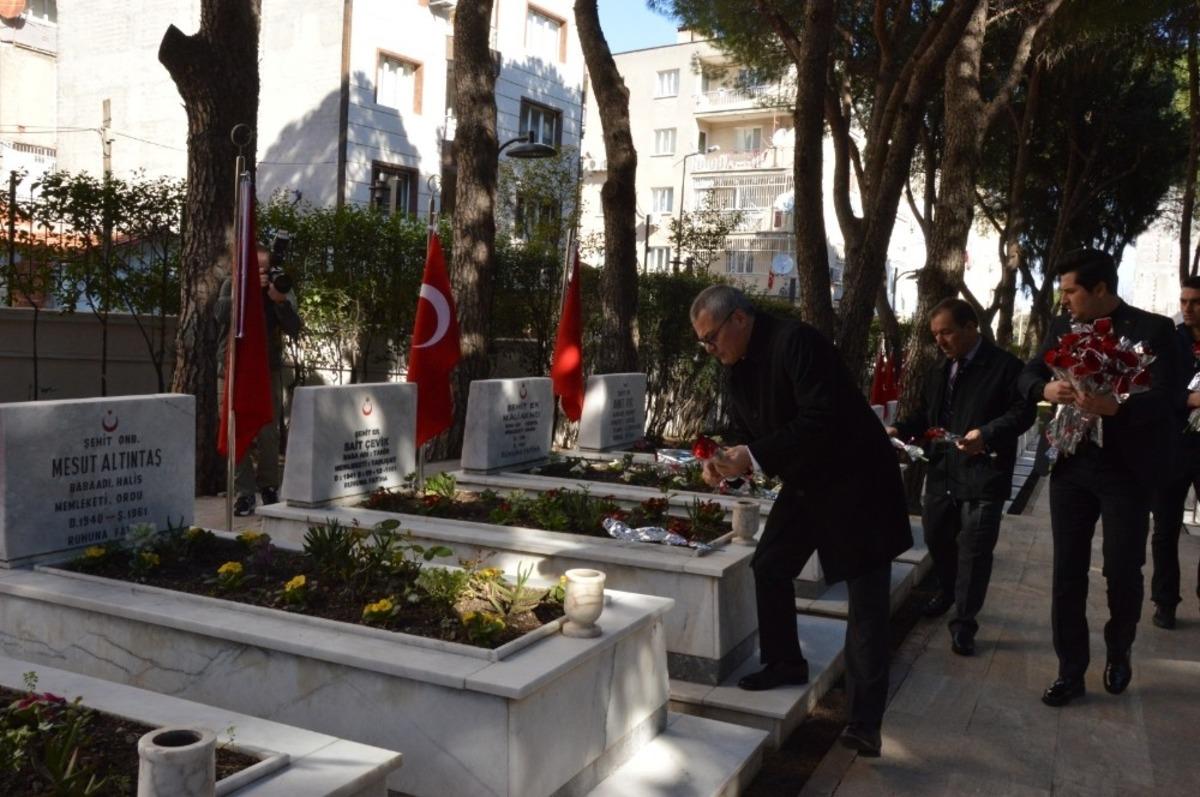 Korona vir&uuml;s nedeniyle şehitliklerde sade t&ouml;ren