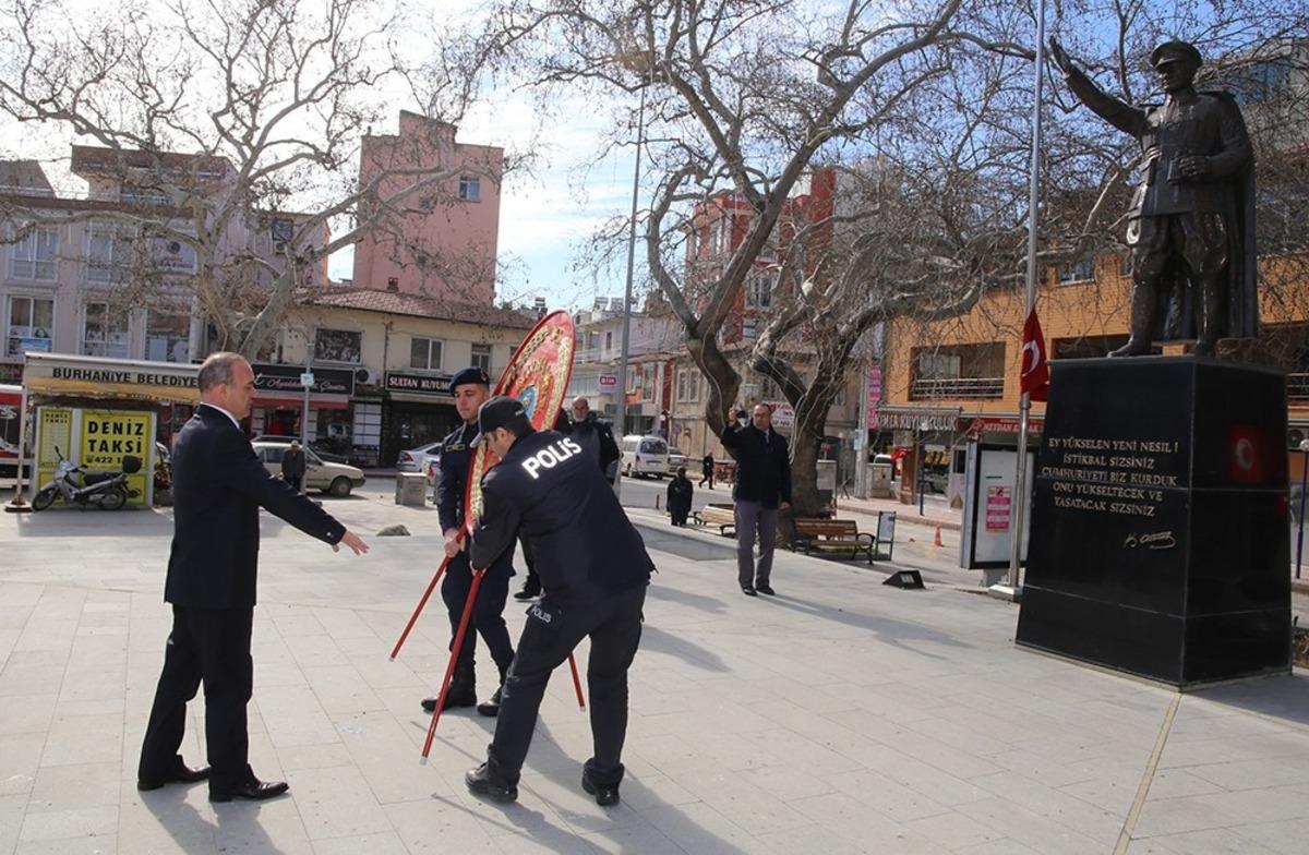 Burhaniye&rsquo;de &Ccedil;anakkale Zeferi i&ccedil;in &ccedil;elenk sunuldu