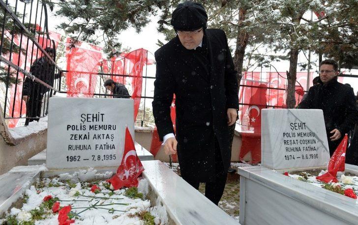 Erzurum’da şehitler dualarla anıldı G3