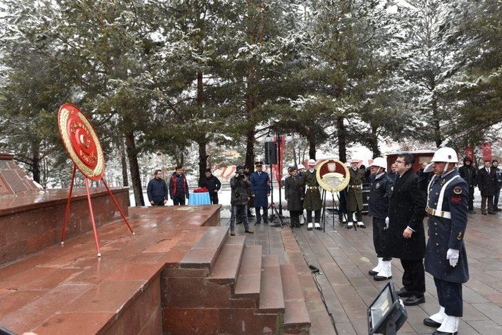 Erzurum’da şehitler dualarla anıldı G5