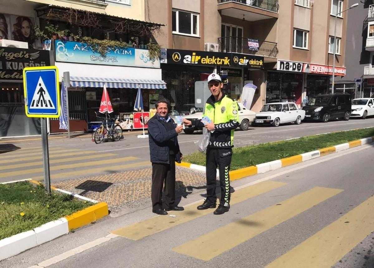 Aydın&rsquo;da &lsquo;yaya &ouml;ncelikli trafik&rsquo; bilgilendirmeleri devam ediyor