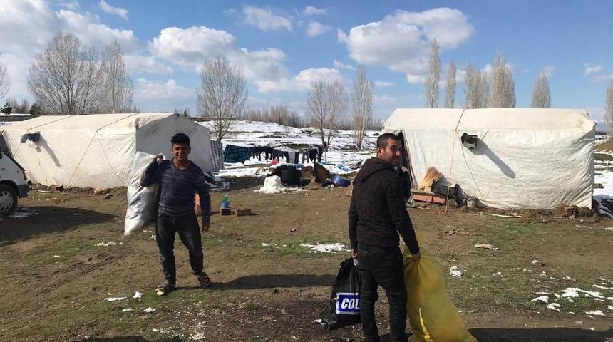 Akşehir Belediyesinden ge&ccedil;ici tarım iş&ccedil;ilerine yardım