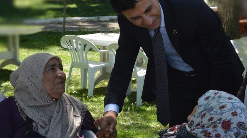 &Ccedil;ifteler Belediye Başkanı Kadir Bıyık&rsquo;tan Yaşlılar Haftası mesajı