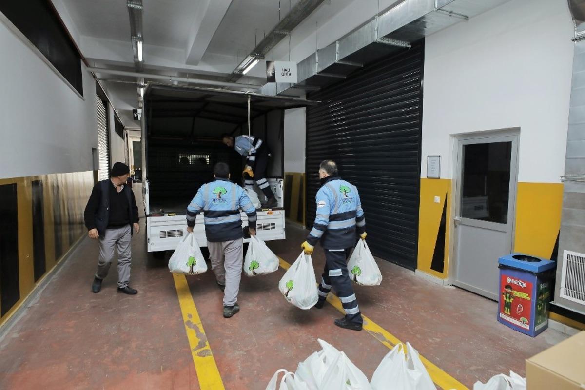 Şehitkamil&rsquo;den tedbir ama&ccedil;lı temizlik malzemesi yardımı