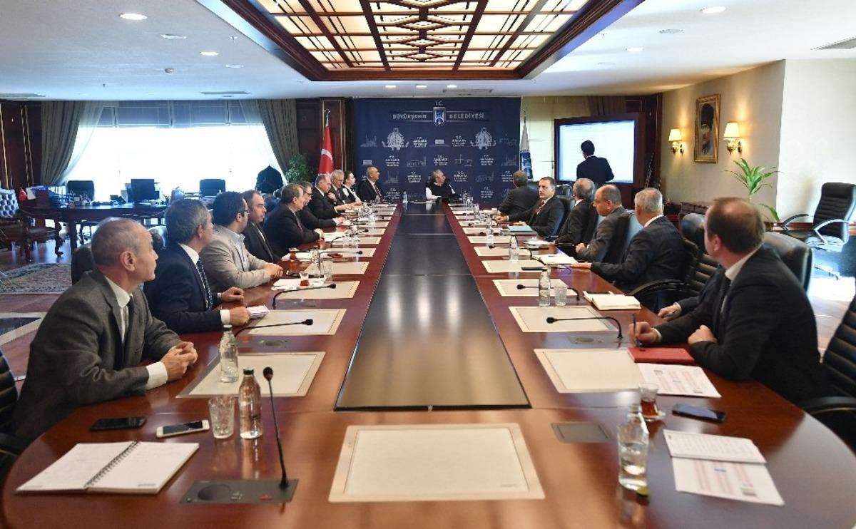 Ankara B&uuml;y&uuml;kşehir korona vir&uuml;sle m&uuml;cadelede Kriz Y&ouml;netim Merkezi kurdu