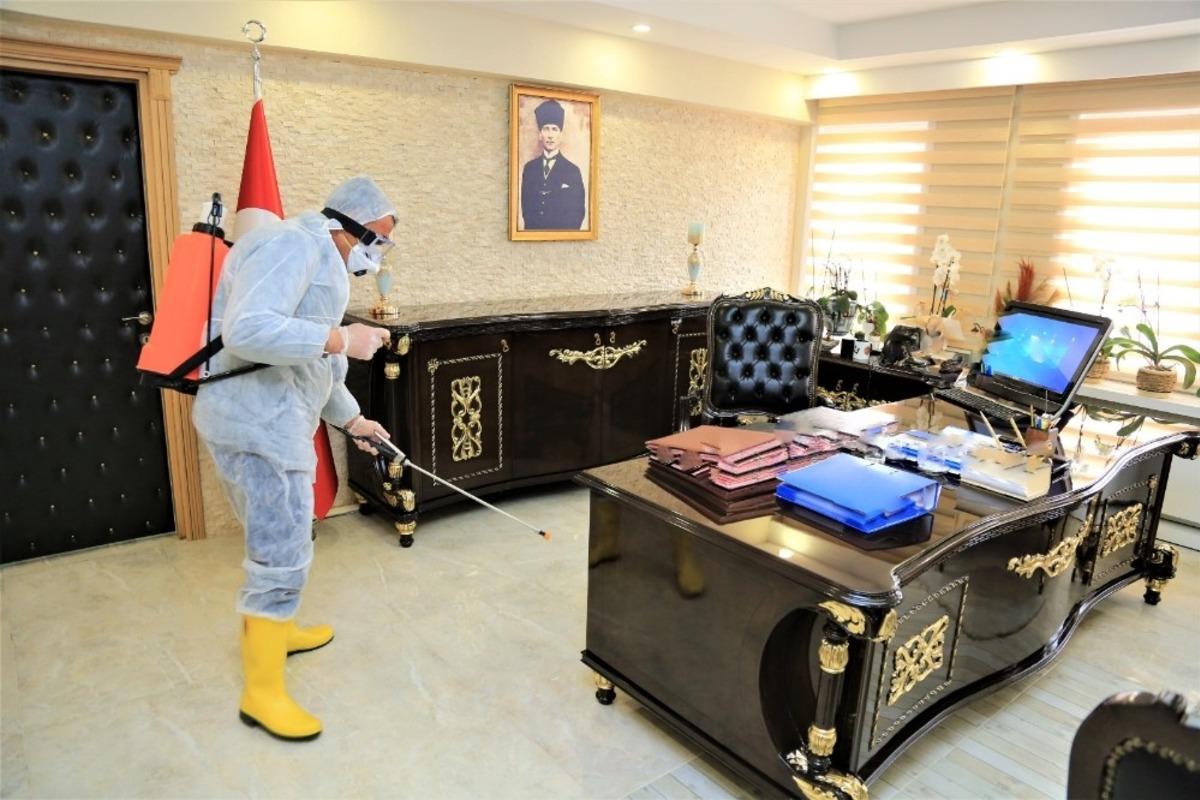 Tuşba Belediyesinden dezenfekte &ccedil;alışması