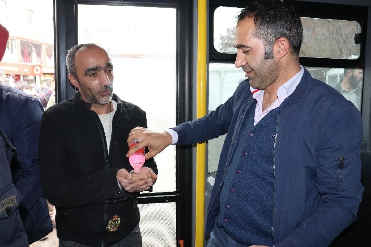 Ağrı&rsquo;da halk otob&uuml;slerinde korona vir&uuml;s&uuml; &ouml;nlemleri