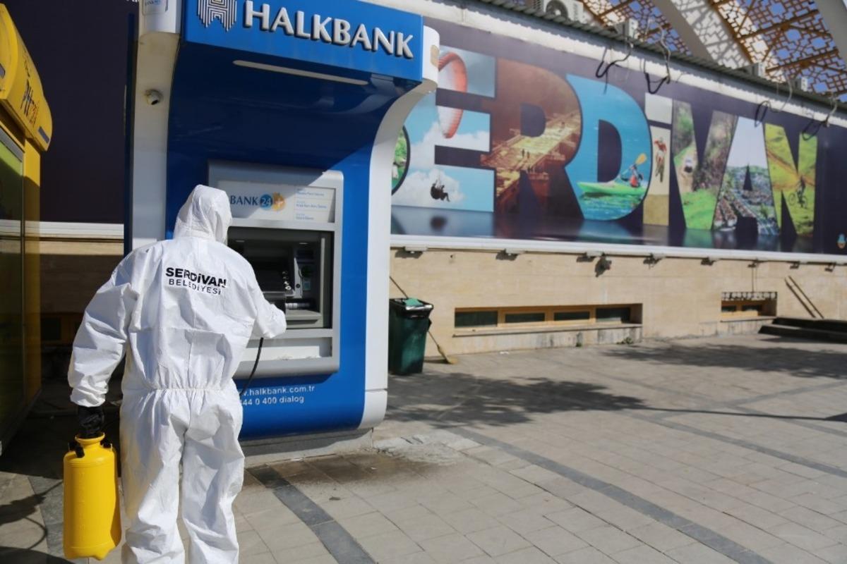 Serdivan&rsquo;da dezenfekte &ccedil;alışmaları devam ediyor