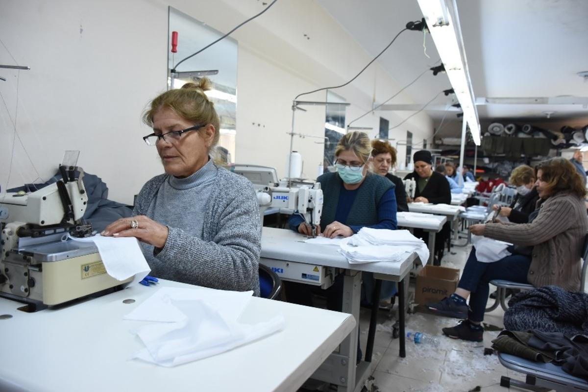 Tarsus Belediyesi maske &uuml;retimi i&ccedil;in harekete ge&ccedil;ti